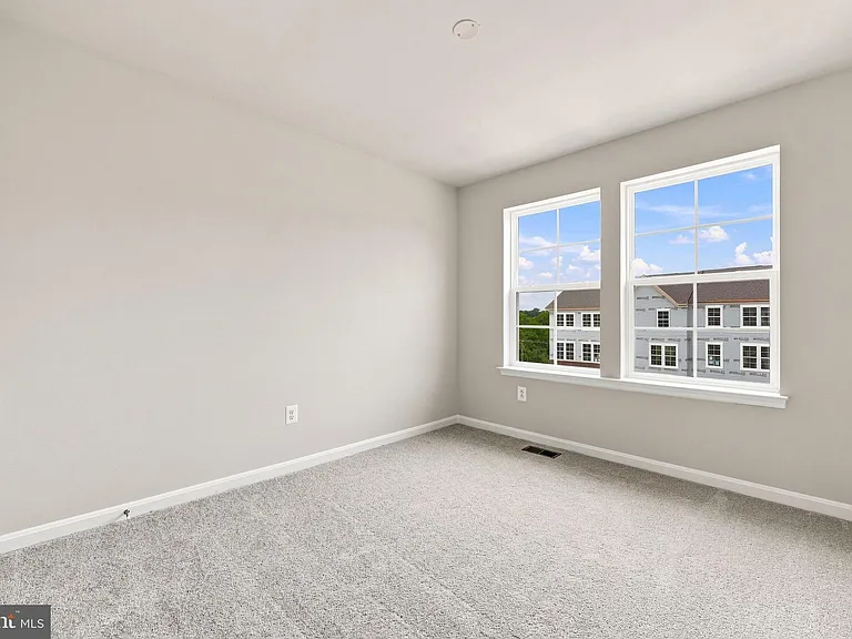 394 Seeback Dr — Photo 23