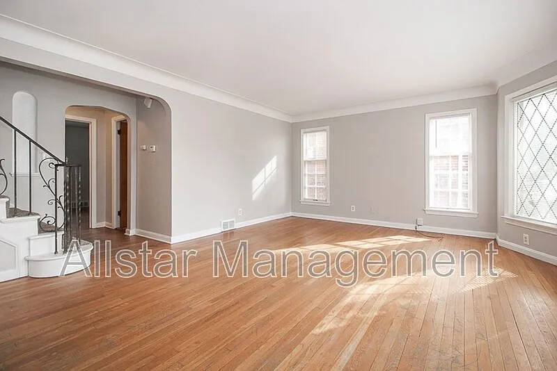 3 bed, 2.0 bath, 1751 sqft, $1,900 — Photo 3
