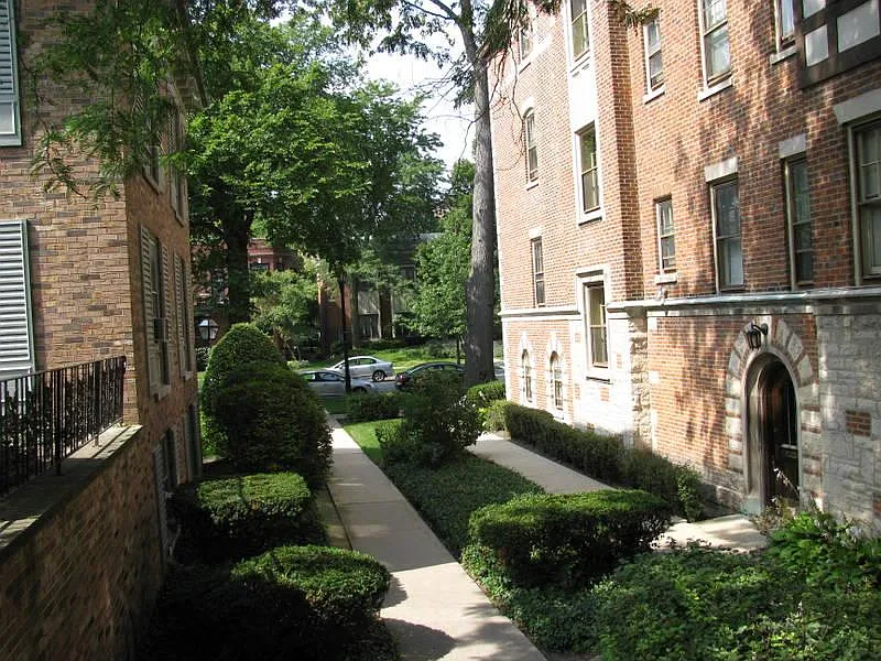 2 bed, 1350 sqft, $2,000 — Photo 4