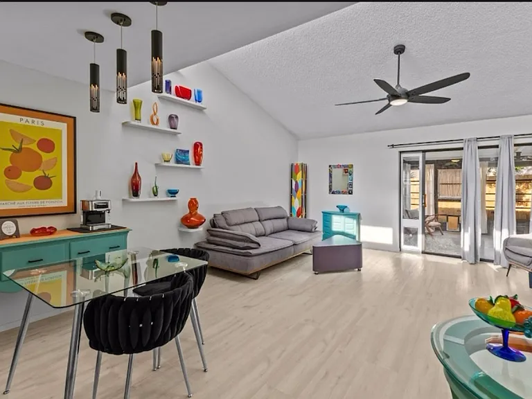 2240 Pinewood Villas Dr — Photo 13