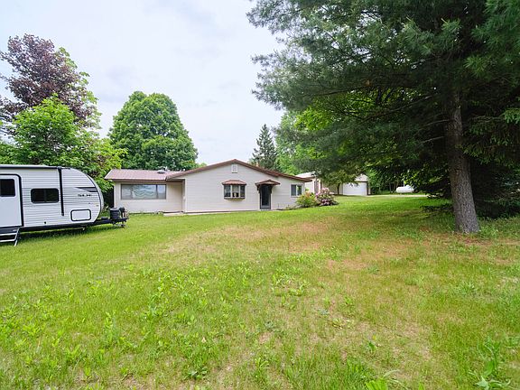 3rd image of 6712 Lumley Rd