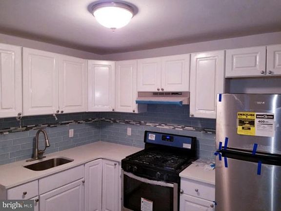 2nd image of 230 Warren St