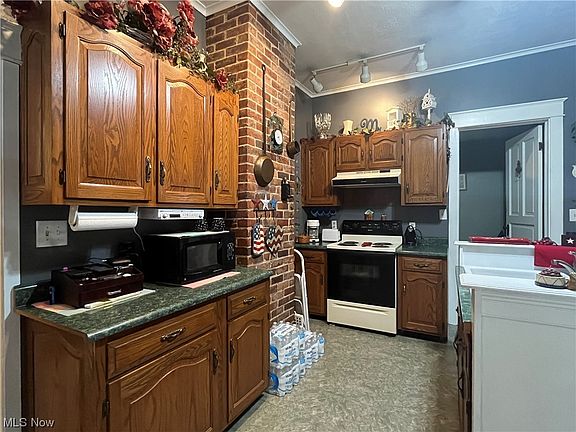 4th image of 751 Moorehead Ave