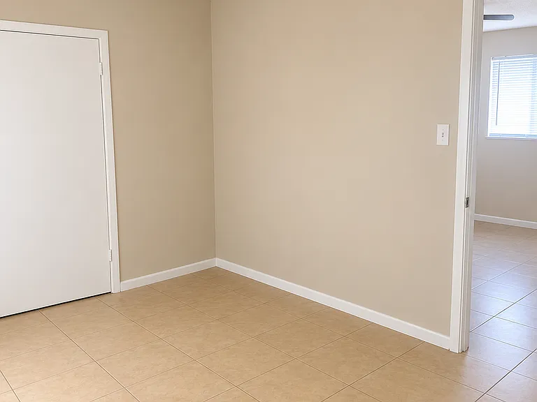 504 Sunset Ln — Photo 7