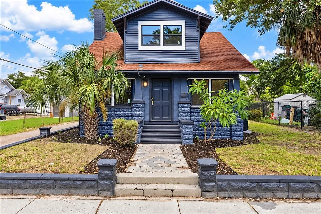 4 bed, 2.0 bath, 1545 sqft, $3,200 — Photo 1