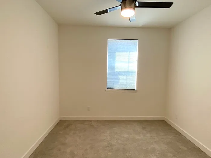 1419 Cheetah St — Photo 10