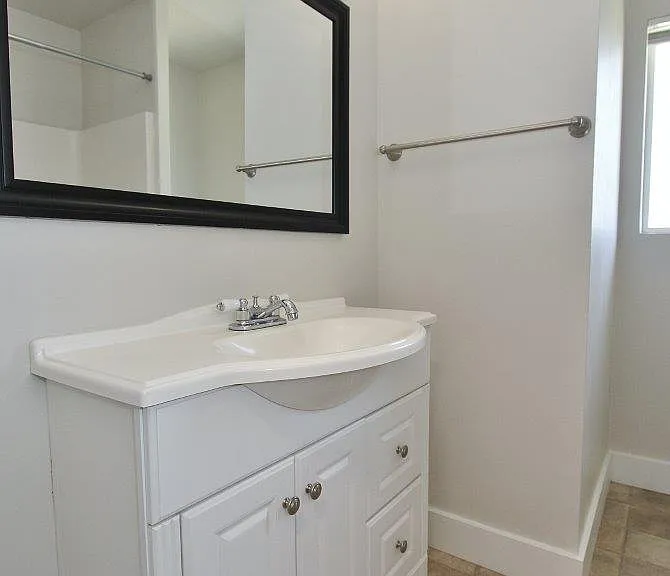 4011 W Greenbrier Dr — Photo 15