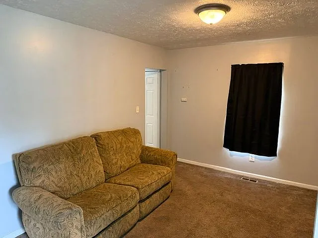 2 bed, 1.0 bath, 1440 sqft, $1,000 — Photo 3