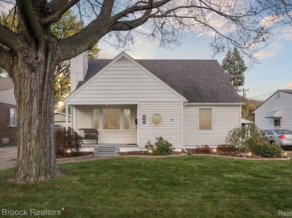 56 Leroy Ave, Clawson, MI 48017