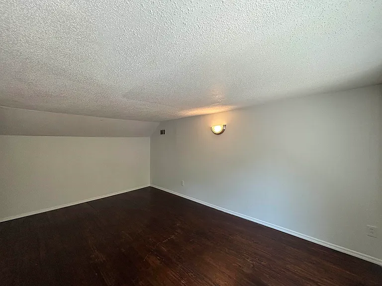 378 N Highland St — Photo 15