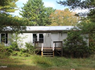 155 Blooming Grove Rd, Hawley, PA 18428