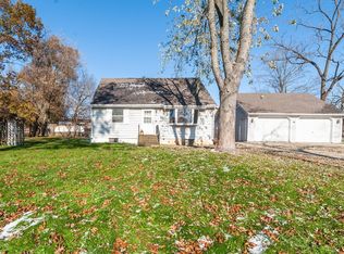 1102 Melbourne Pl, Spring Grove, IL 60081