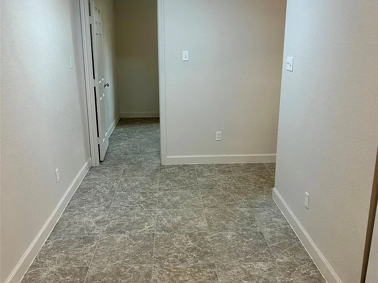 8510 Vogue Ln #B — Photo 4