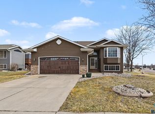 4612 S Wilson Ave, Sioux Falls, SD 57106