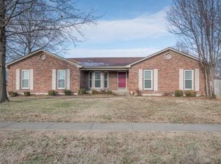 5601 Vevia Pl, Louisville, KY 40272