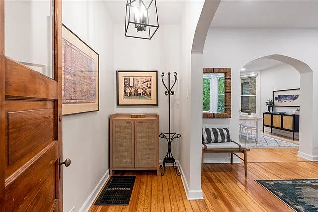 3 bed, $4,995 — Photo 2