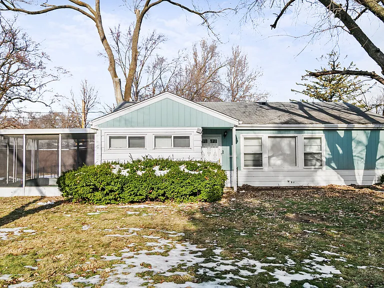 17306 Holmes Ave — Photo 2