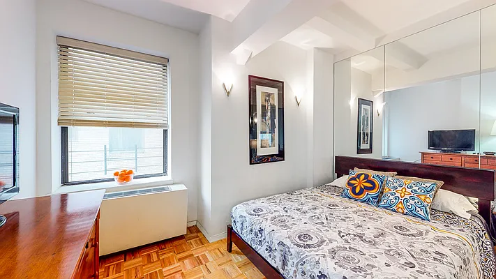 Rented by Bond New York | media 18