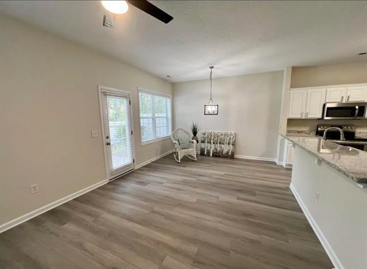 3 bed, 2.5 bath, 1498 sqft, $1,750 — Photo 2