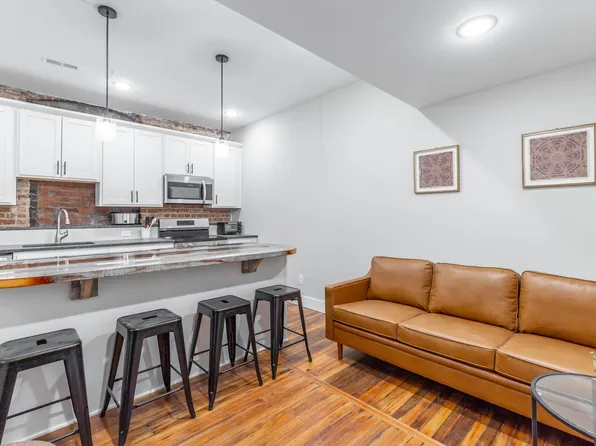 1108 McCallie Ave #208, Chattanooga, TN 37404