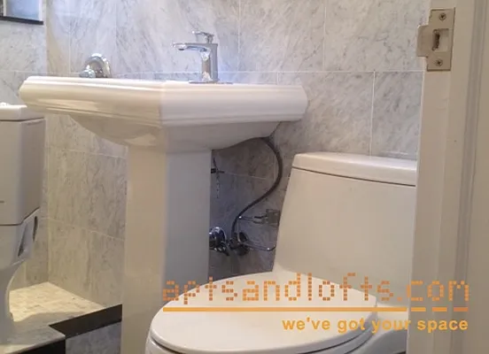 Rented by aptsandlofts.com | media 20