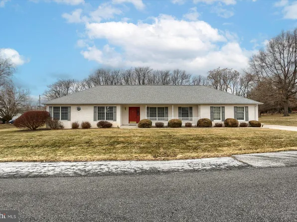 111 Brooksmill Rd, Grantville, PA 17028