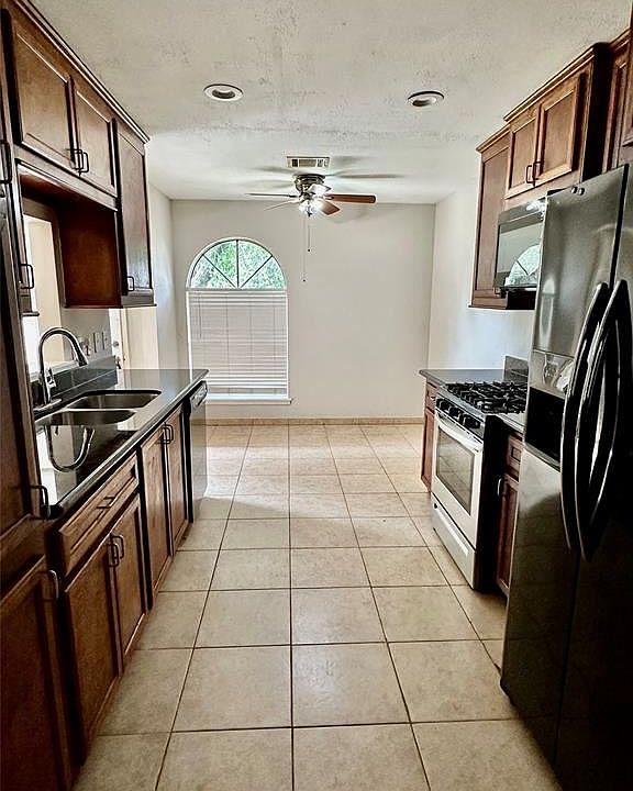 1st image of 2407 Tinechester Dr