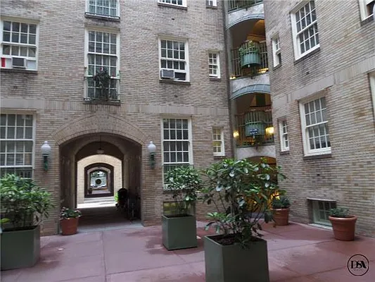 Rented by DSA Realty | media 5