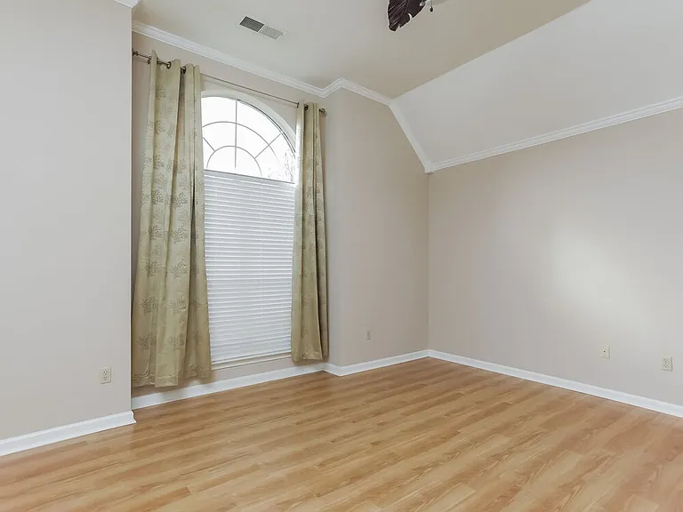 3924 Tamara Dr — Photo 7