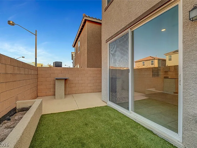 8454 Vacarez Dr — Photo 55