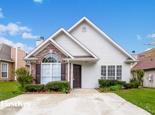 104 Mayfair Ln, Calera, AL 35040