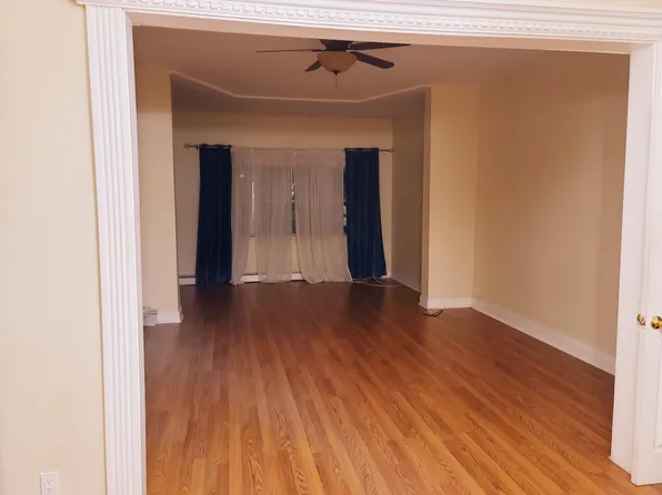 35 E 49th St APT 1, Bayonne, NJ 07002