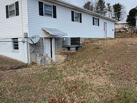 4th image of 3328 Deanna Ct