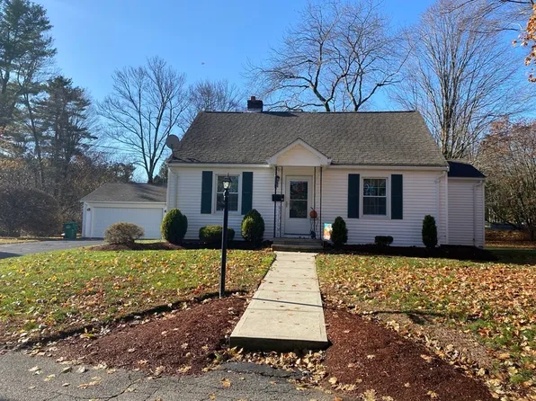 14 Hewett St, Uxbridge, MA 01569