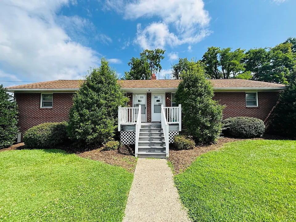 021PB - 208 Broce Drive M