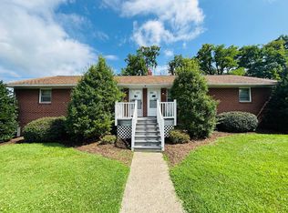 021PB - 208 Broce Drive M, Blacksburg, VA 24060