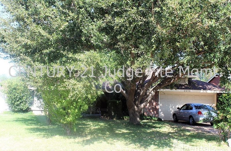 1st image of 2458 Claremont Dr