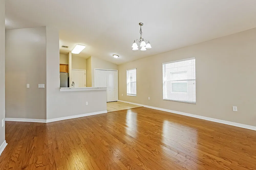 3 bed, 2.0 bath, 1482 sqft, $1,980 — Photo 4