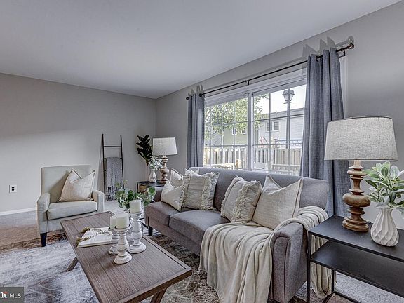 5th image of 1763 Sharwood Pl