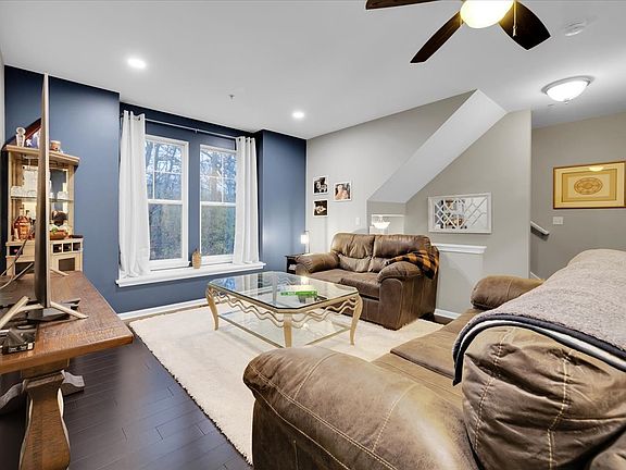 5th image of 1104 Tuscany Dr