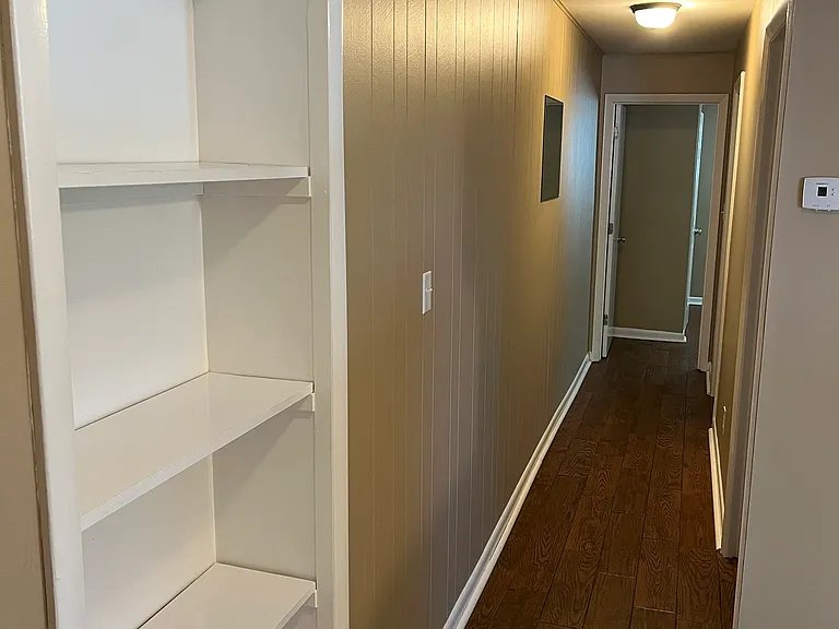 710 Ferdinand Ave SW #5 — Photo 3