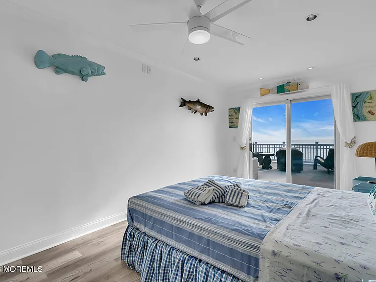 55 Beach Front — Photo 20