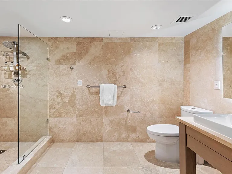 102 24th St #904 — Photo 31