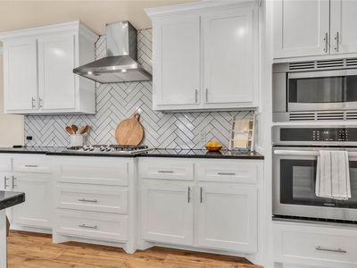 5900 NW 62nd St, Warr Acres, OK, 73122