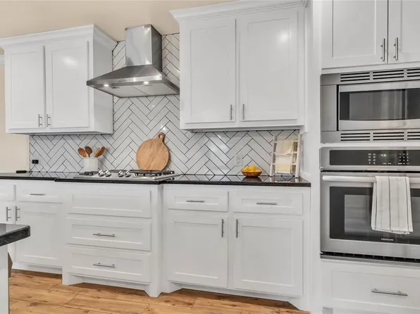 5900 NW 62nd St, Warr Acres, OK 73122