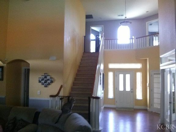 3rd image of 1616 W Bella Oaks Way