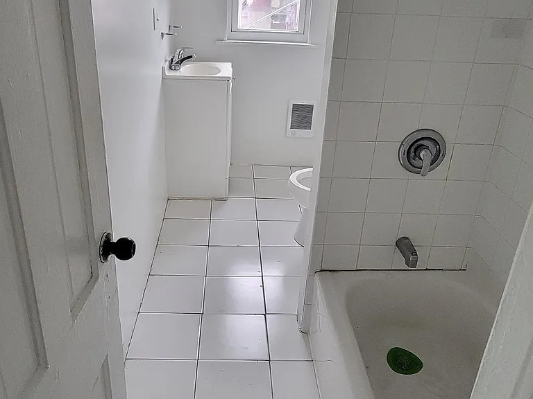 129 N Manhattan Ct #3 — Photo 9