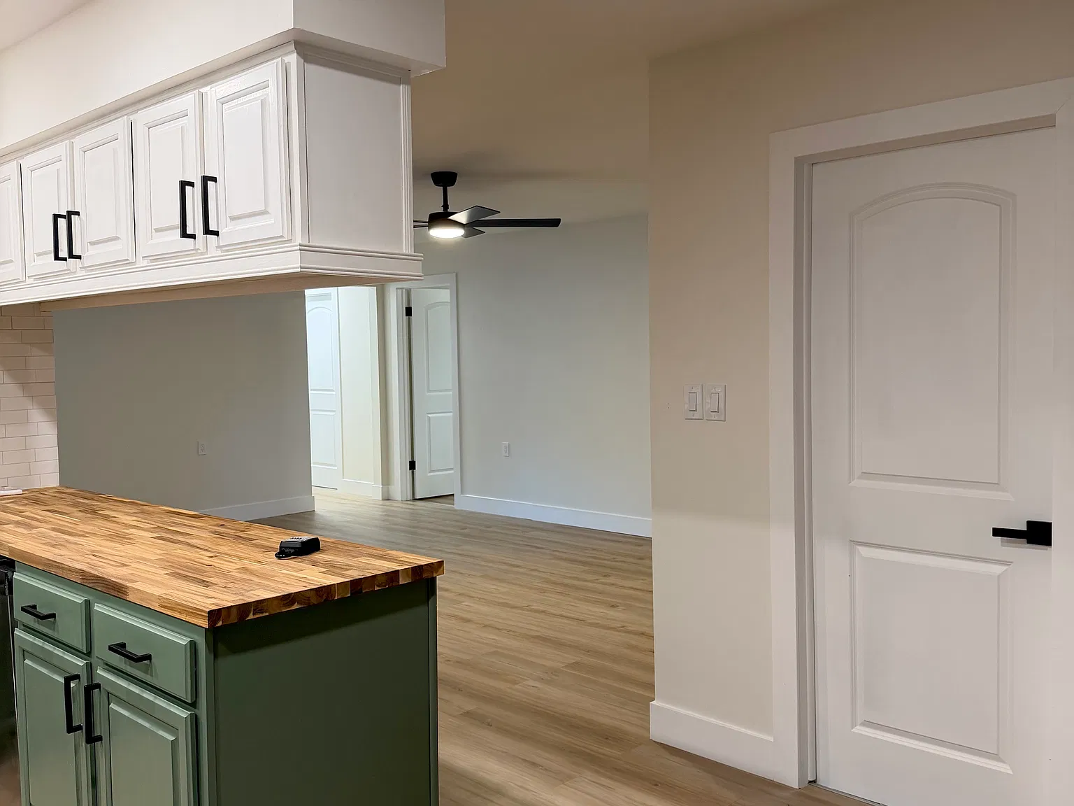 4 bed, 1822 sqft, $3,200 — Photo 2
