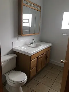 Upper full bath