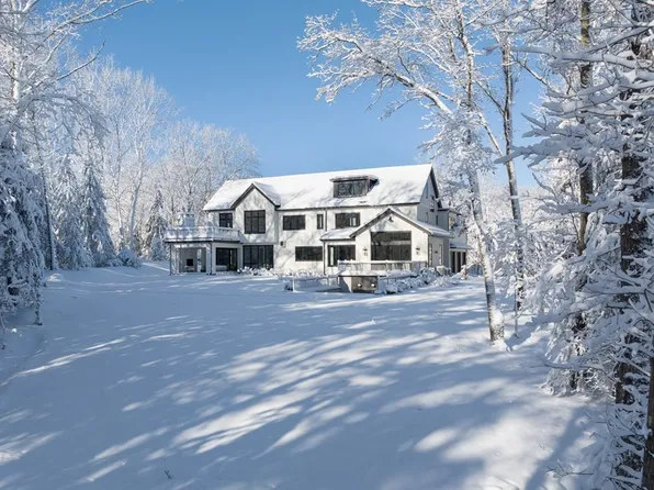 273 Country Dr, Weston, MA 02493